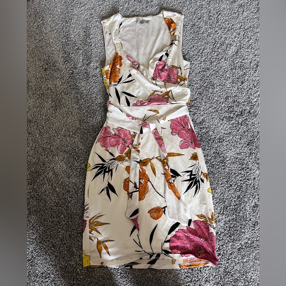 Guess Los Angeles Flower dress size small. Worn once